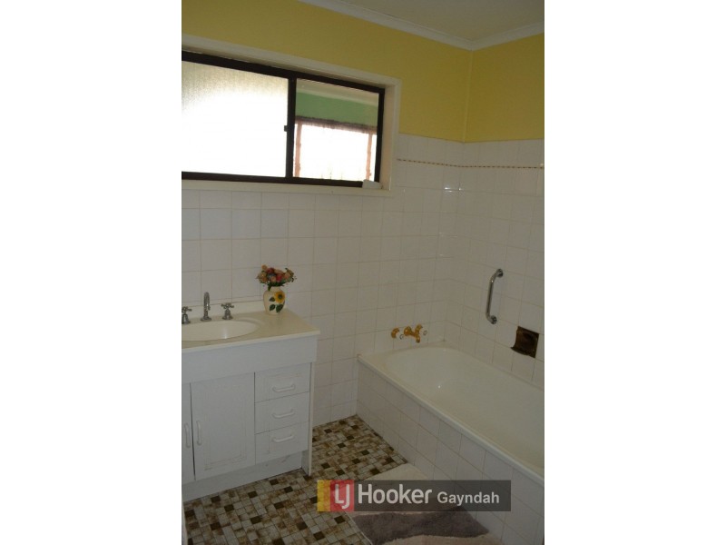 10 Elliott St, Gayndah QLD 4625
