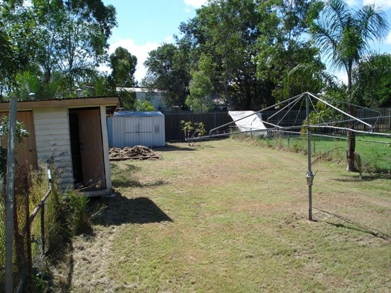 12a Walker St, Gayndah QLD 4625