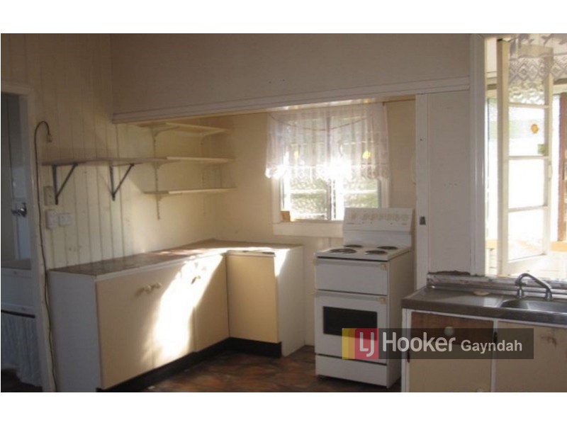 11 George St, Biggenden QLD 4621