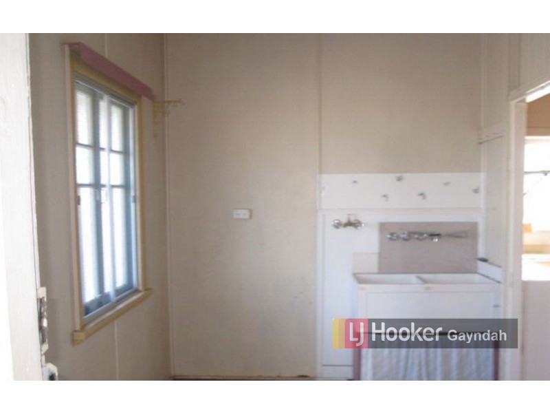 11 George St, Biggenden QLD 4621