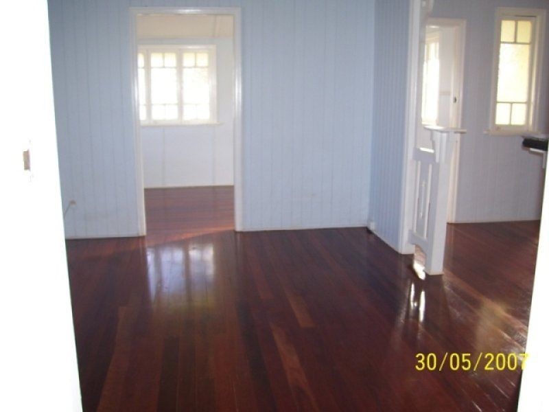 19 Main Street, Coalstoun Lakes, Biggenden QLD 4621