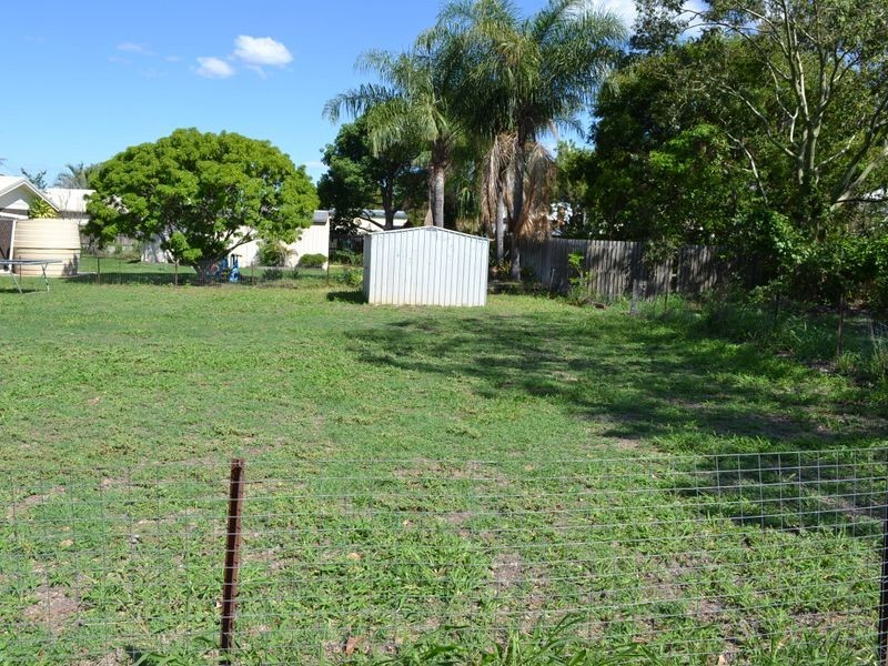 2 Sam Weller Av, Gayndah QLD 4625