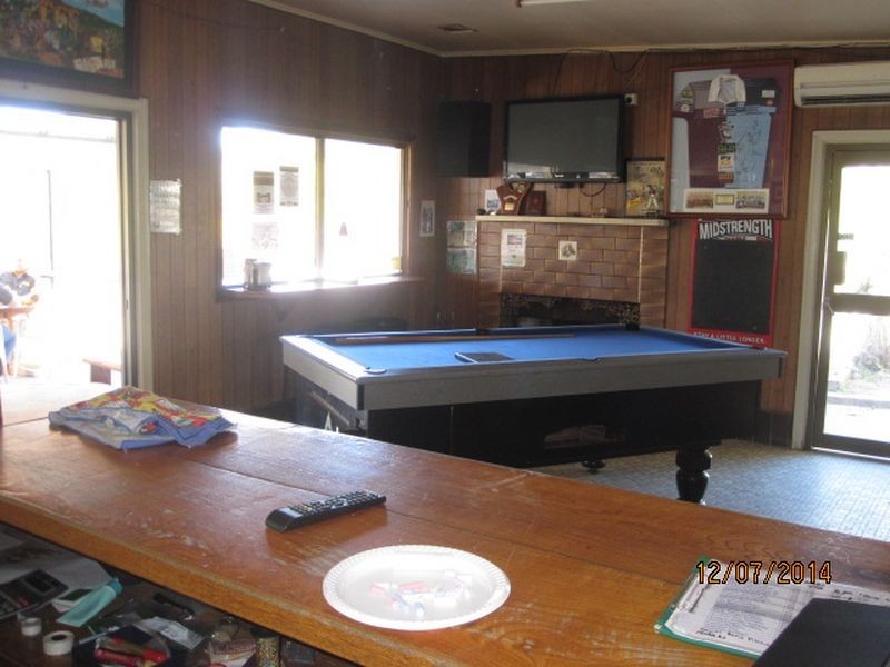 74 Heusman St, Mount Perry QLD 4671