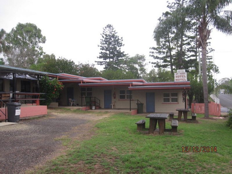 74 Heusman St, Mount Perry QLD 4671