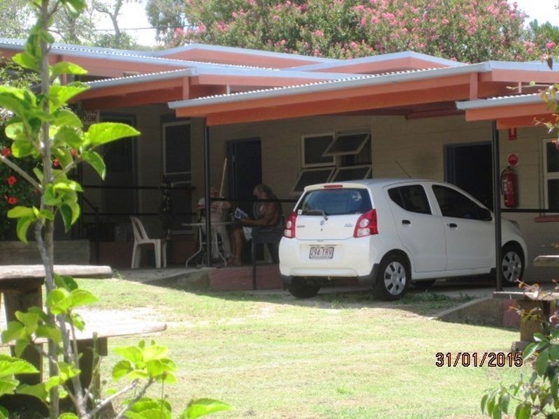 74 Heusman St, Mount Perry QLD 4671