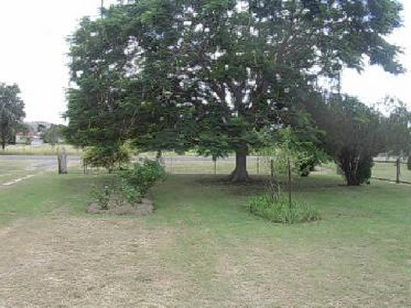 11 Arthur St, Gayndah QLD 4625