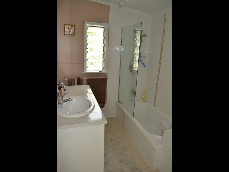 8 Adelong St, Gayndah QLD 4625