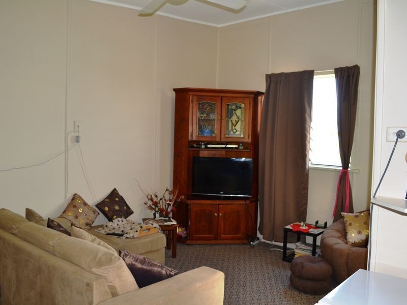 8 Adelong St, Gayndah QLD 4625