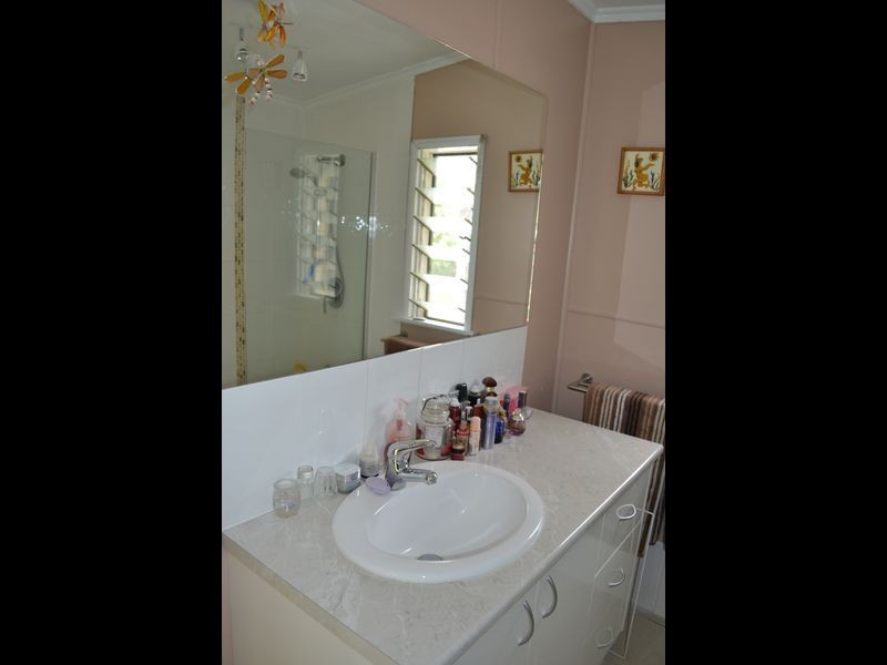 8 Adelong St, Gayndah QLD 4625