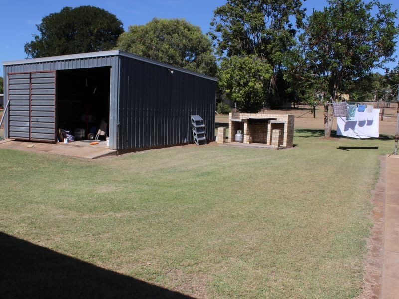 25 Arthur St, Gayndah QLD 4625