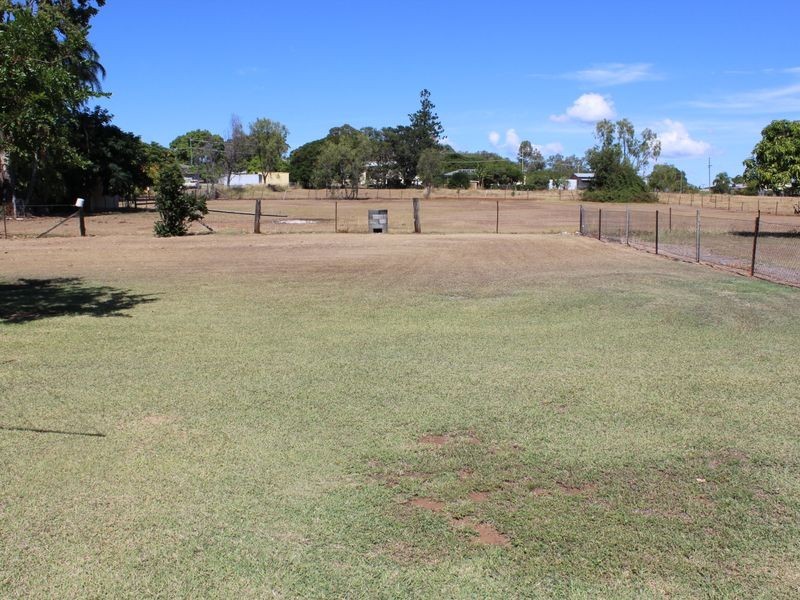 25 Arthur St, Gayndah QLD 4625