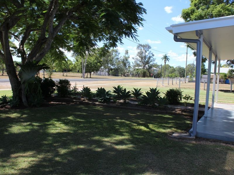 25 Arthur St, Gayndah QLD 4625
