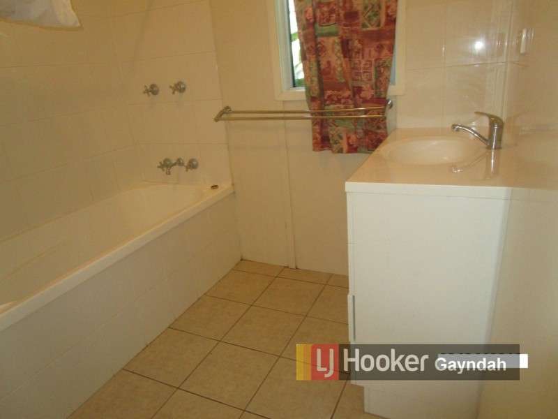 13 – 15 Winifred Cobbo St, Gayndah QLD 4625