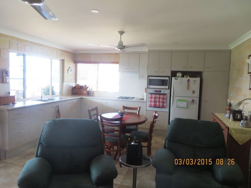 25 Edward St, Biggenden QLD 4621
