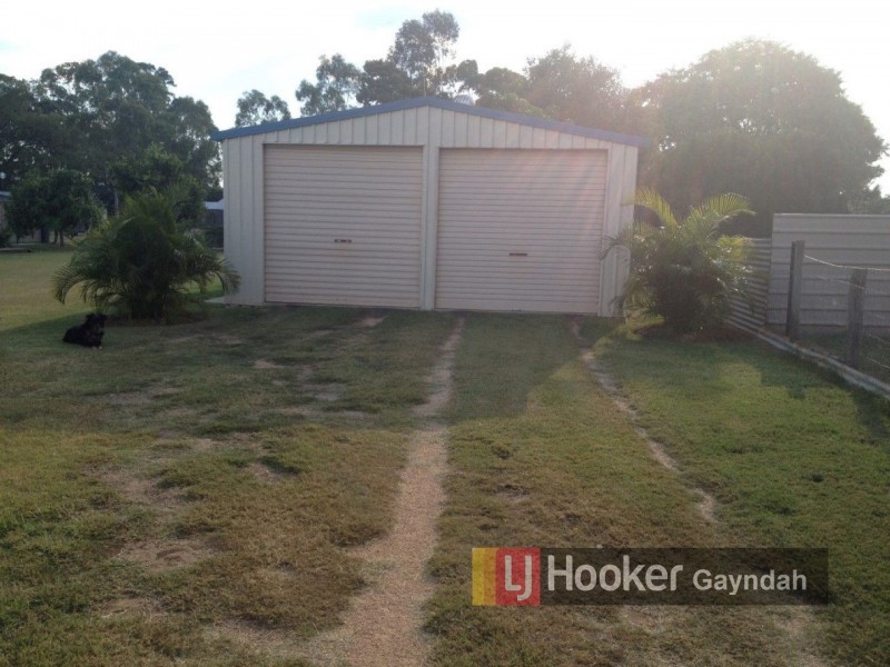24 Barrow St, Gayndah QLD 4625