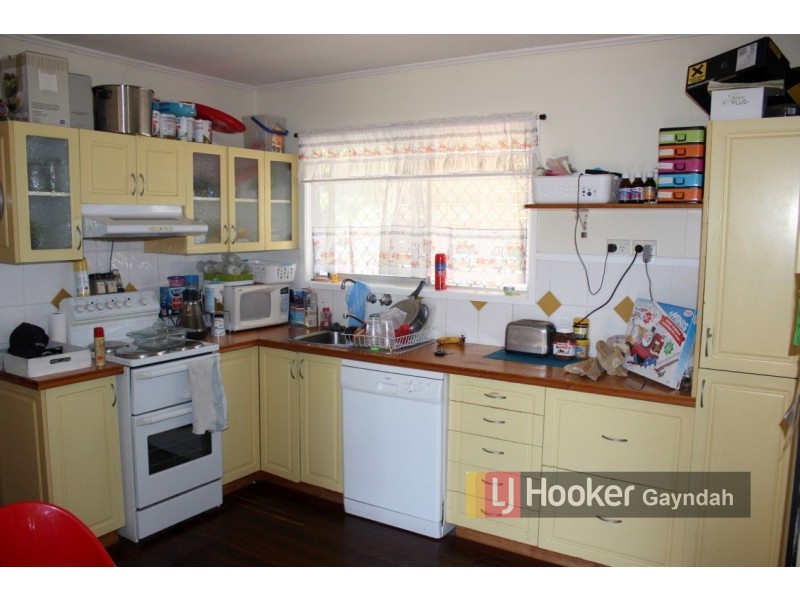 24 Barrow St, Gayndah QLD 4625