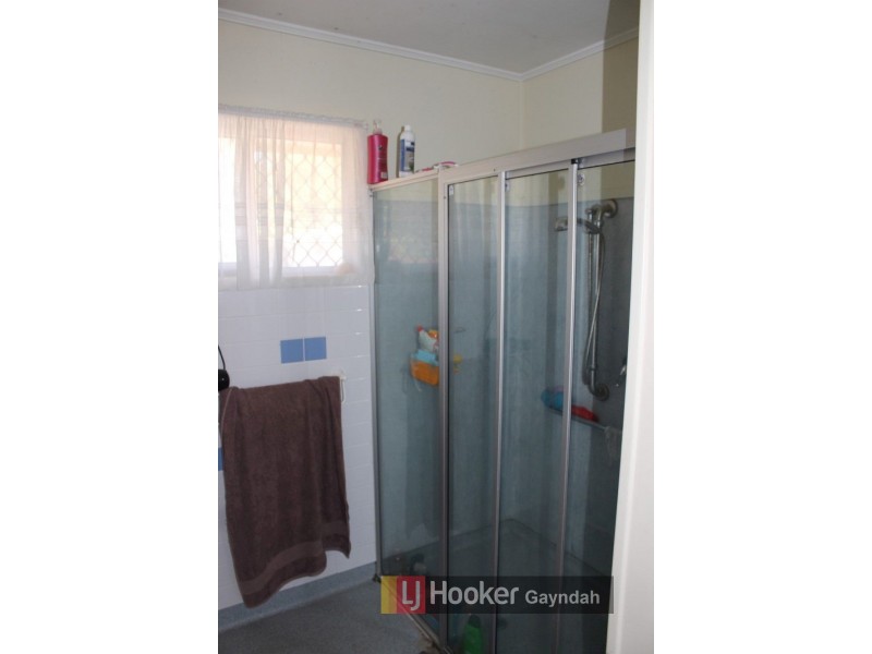 24 Barrow St, Gayndah QLD 4625