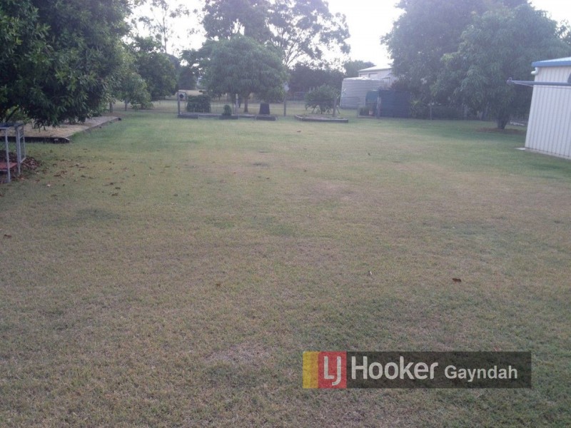 24 Barrow St, Gayndah QLD 4625