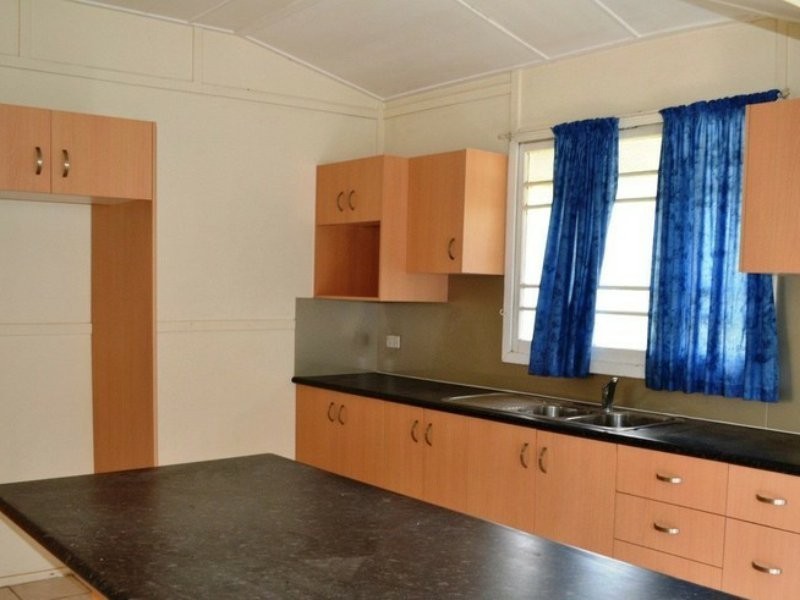 35 Cordelia St, Gayndah QLD 4625