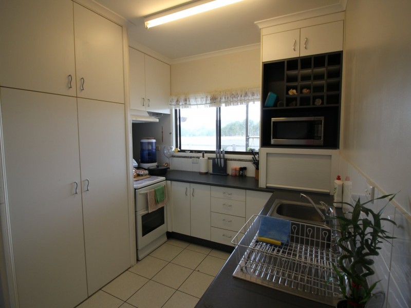 2 Huth Rd, Mount Perry QLD 4671