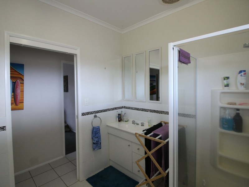 2 Huth Rd, Mount Perry QLD 4671