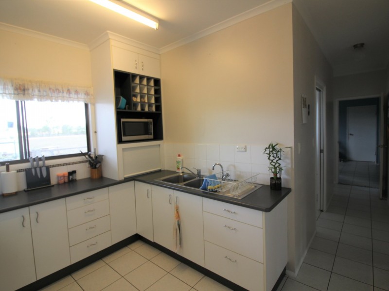 2 Huth Rd, Mount Perry QLD 4671