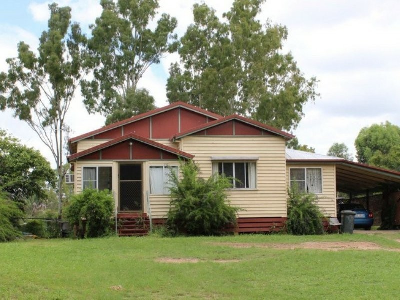 36 Old Maryborough Rd, Gayndah QLD 4625