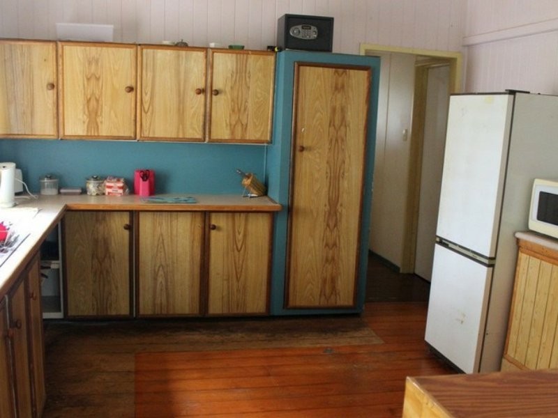 36 Old Maryborough Rd, Gayndah QLD 4625