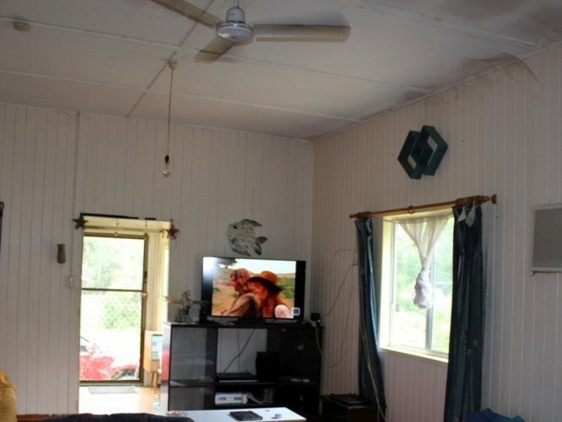 36 Old Maryborough Rd, Gayndah QLD 4625