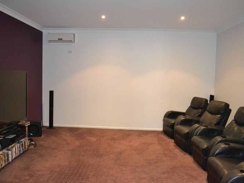 56-58 Adelong St, Gayndah QLD 4625