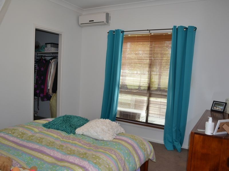 56-58 Adelong St, Gayndah QLD 4625