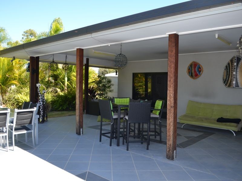 56-58 Adelong St, Gayndah QLD 4625