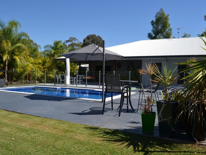 56-58 Adelong St, Gayndah QLD 4625