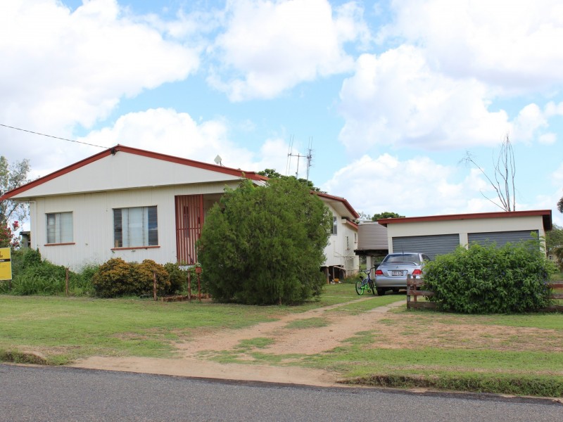 54 Fielding St, Gayndah QLD 4625