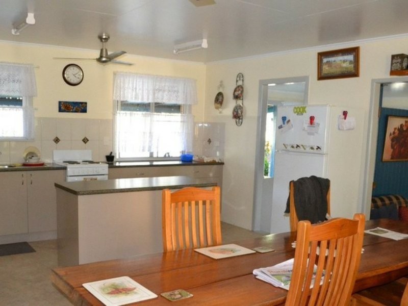 66-68 Dalgangal Rd, Gayndah QLD 4625