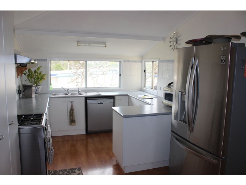 22 Bamboo Street, Gayndah QLD 4625