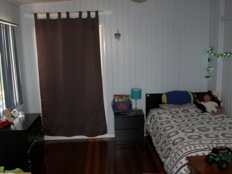 8 Cullen Avenue, Gayndah QLD 4625