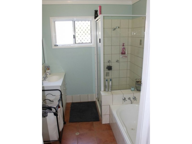 8 Cullen Avenue, Gayndah QLD 4625