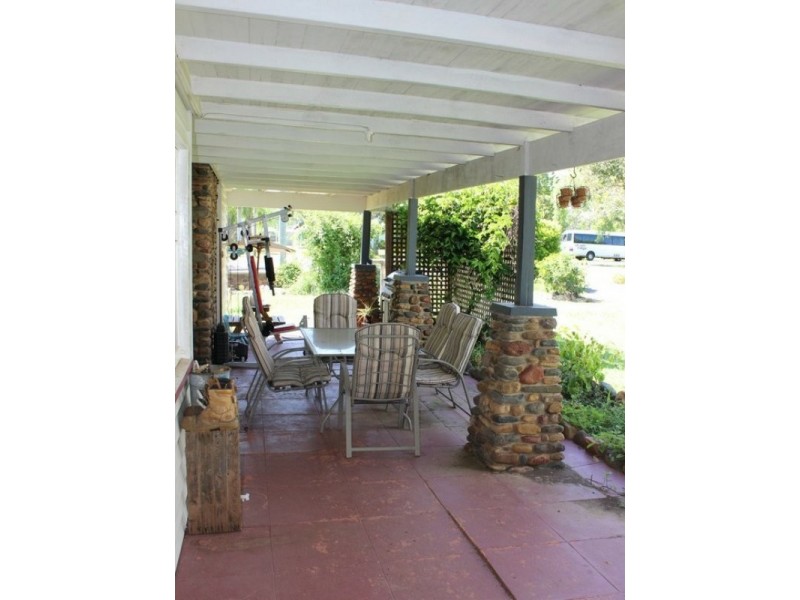 8 Cullen Avenue, Gayndah QLD 4625