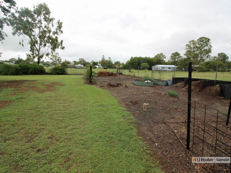 10 Caroline Street, Biggenden QLD 4621