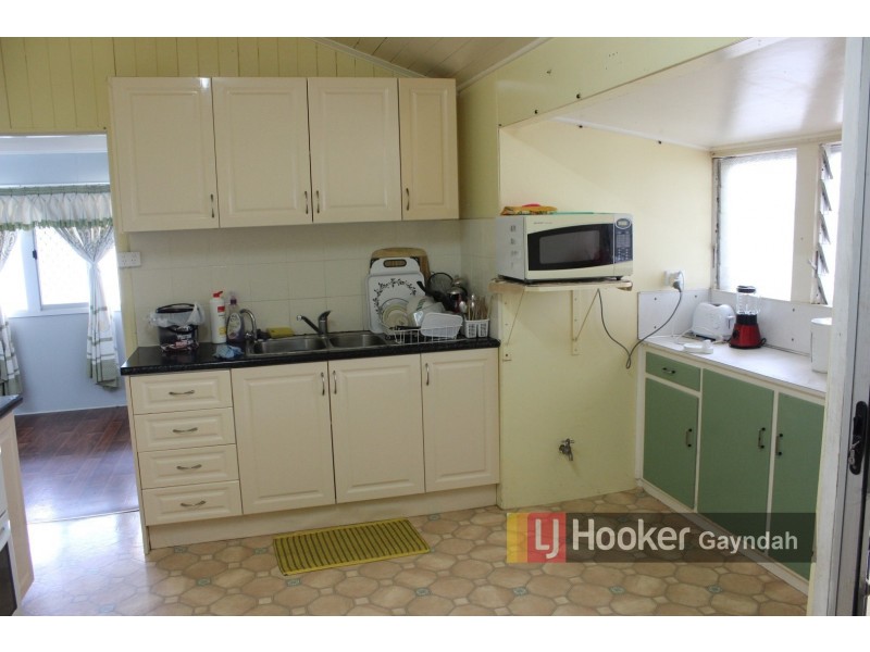 11 Pineapple Street, Gayndah QLD 4625