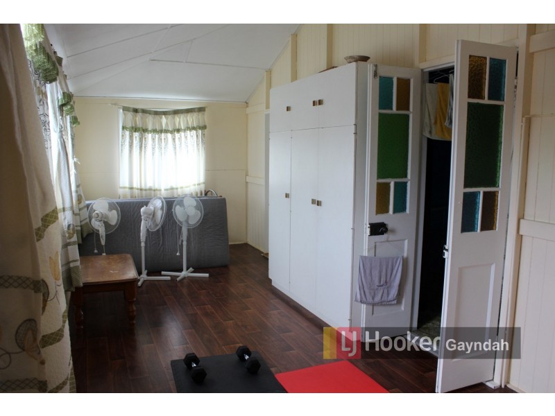 11 Pineapple Street, Gayndah QLD 4625