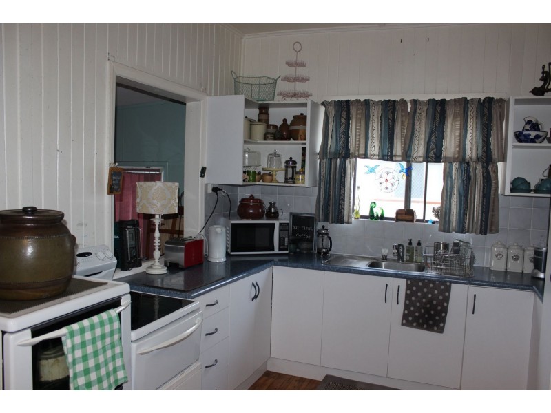 9 Boyd Street, Gayndah QLD 4625