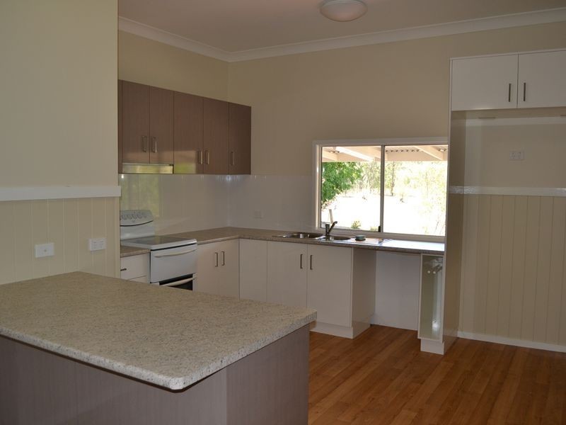 8 Old Nanango Rd, Gayndah QLD 4625