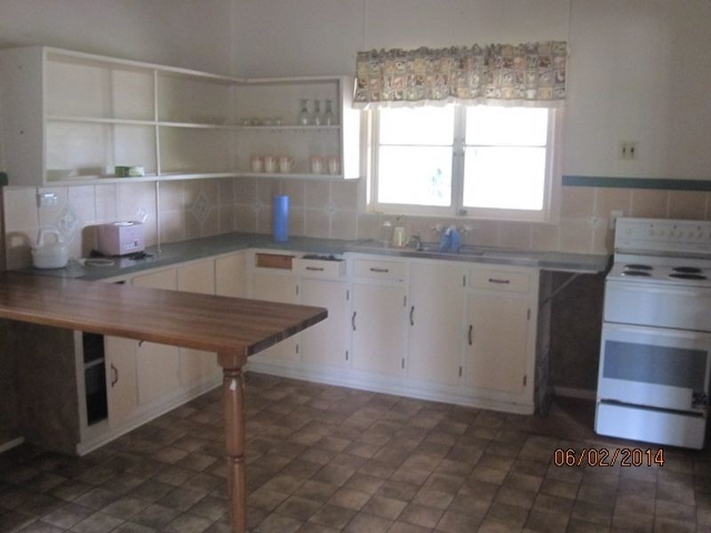 6 Tableland Rd, Gayndah QLD 4625