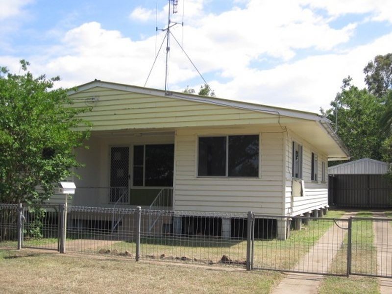 86 Meson St, Gayndah QLD 4625