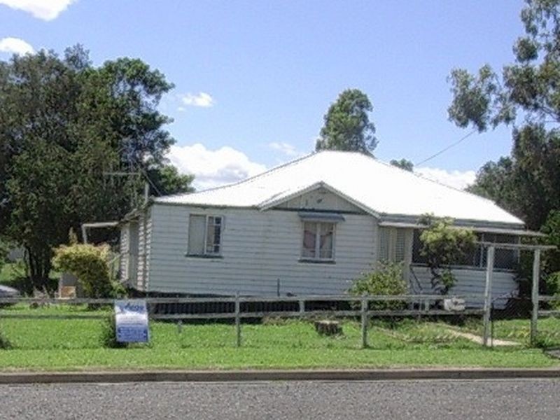 43 Simon St, Gayndah QLD 4625