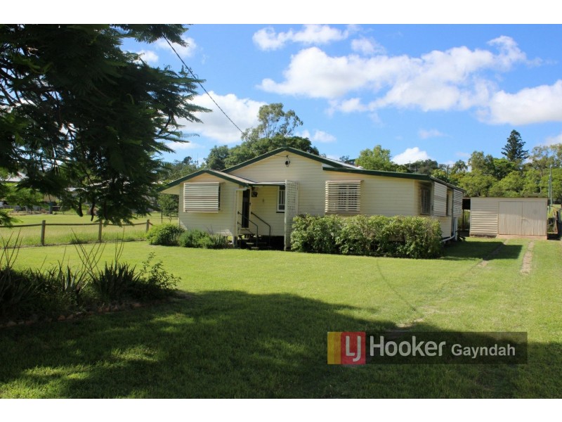 11 Arthur St, Gayndah QLD 4625