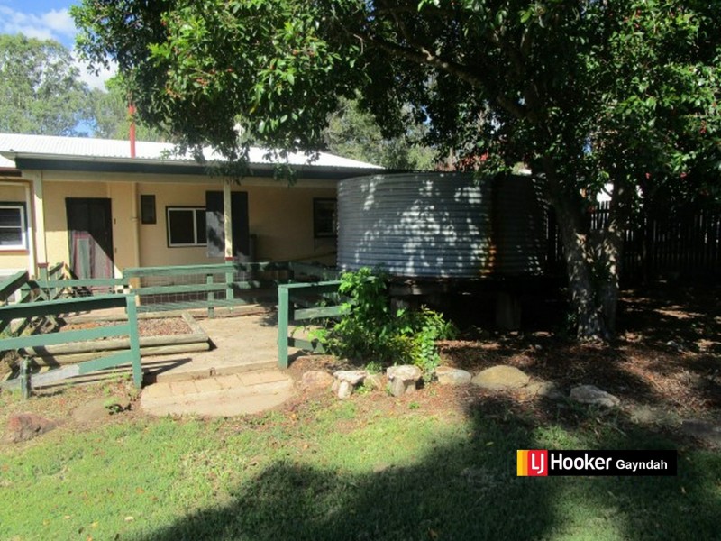 6 Tableland Rd, Gayndah QLD 4625