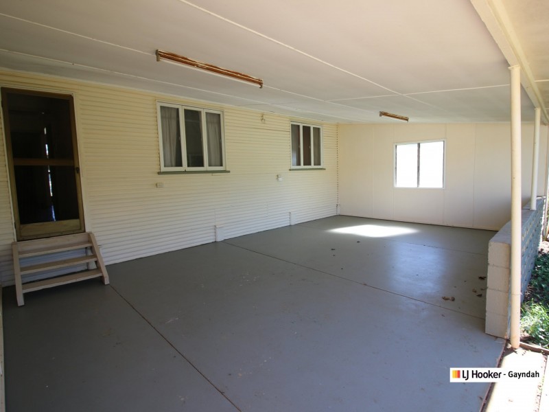 59 Barrow St, Gayndah QLD 4625
